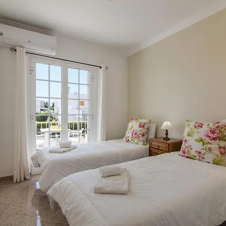 Villa Guerreiro Olhos de Agua (Albufeira)